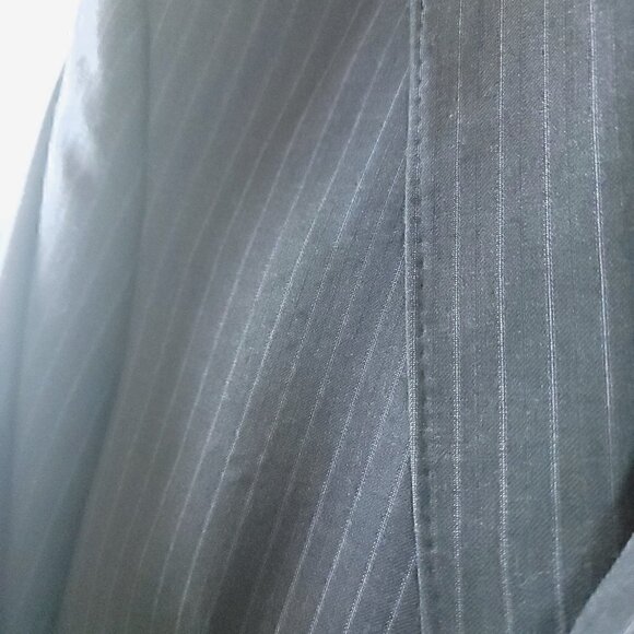 Jos A Bank Gray Pinstripe Suit Jacket Size 42L - Picture 2 of 7